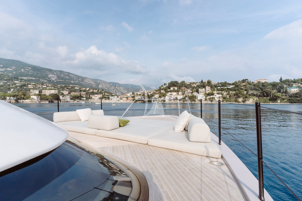 Crewed Motor Yacht SAL photo 4