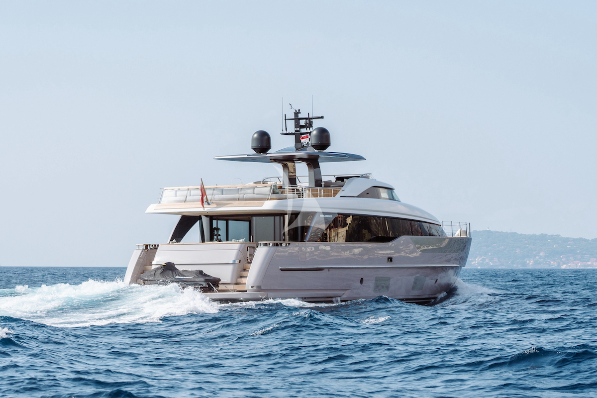 Crewed Motor Yacht SAL photo 5