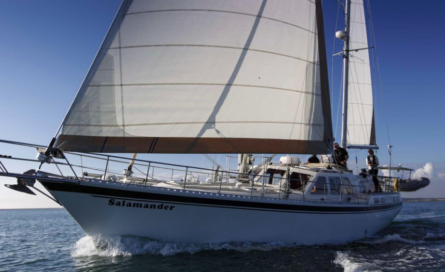 Luxury Crewed Sailing Yacht SALAMANDER