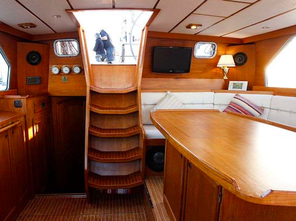 Luxury Crewed Sailing Yacht SALAMANDER photo 7