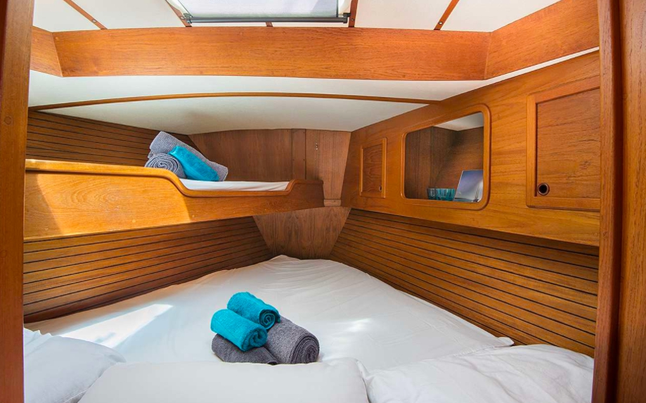 Luxury Crewed Sailing Yacht SALAMANDER photo 8