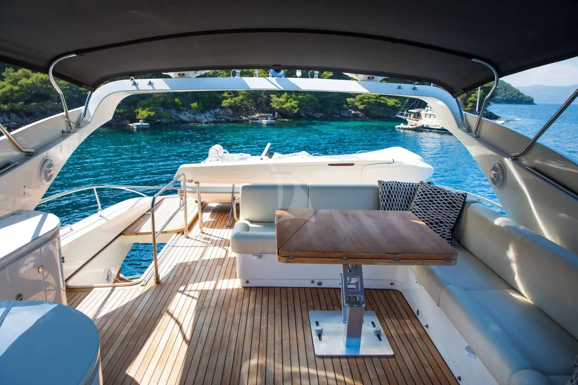 Luxury Crewed Motor Yacht SALT photo 5