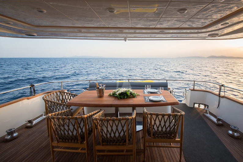 Luxury Crewed Motor Yacht SALTY photo 3