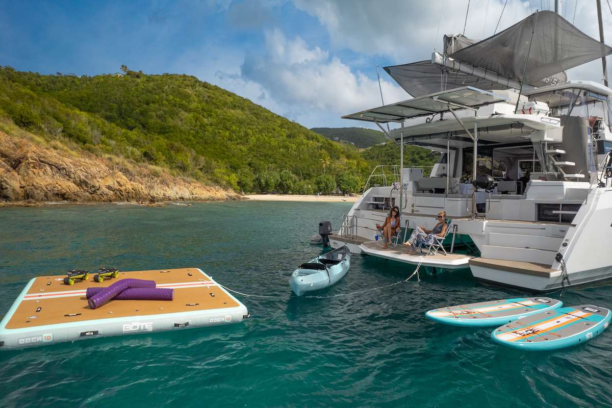 Crewed Catamaran SALTY DOG photo 3