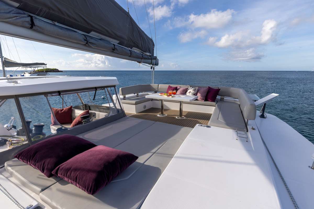 Crewed Catamaran SALTY DOG photo 5