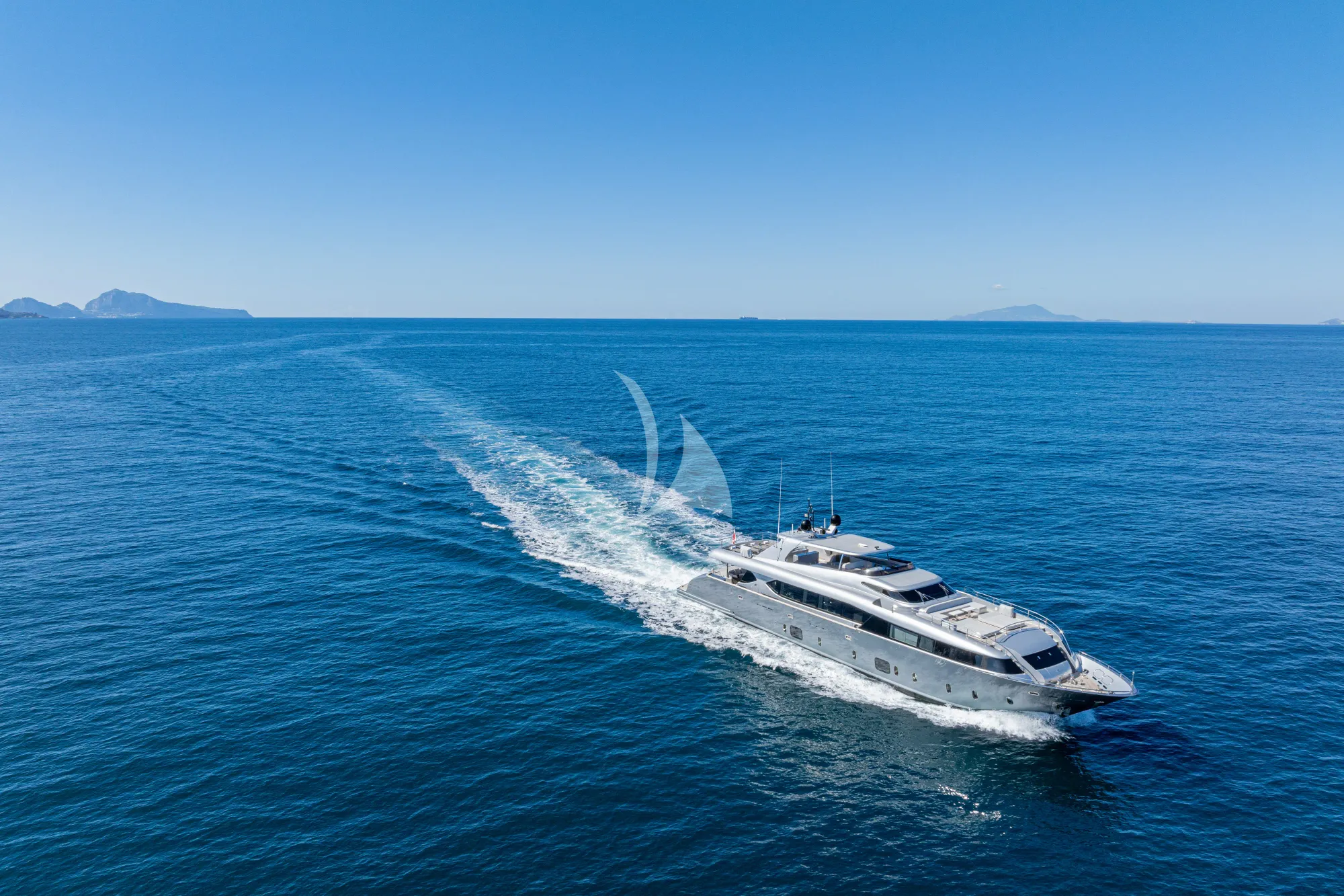 Luxury Crewed Motor Yacht SANDS photo 3