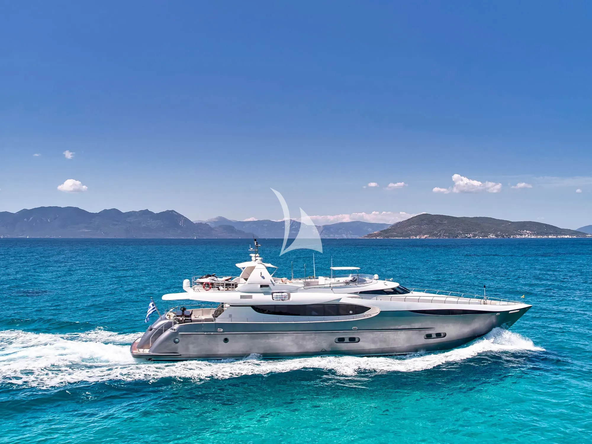 Luxury Crewed Motor Yacht SANJANA photo 3