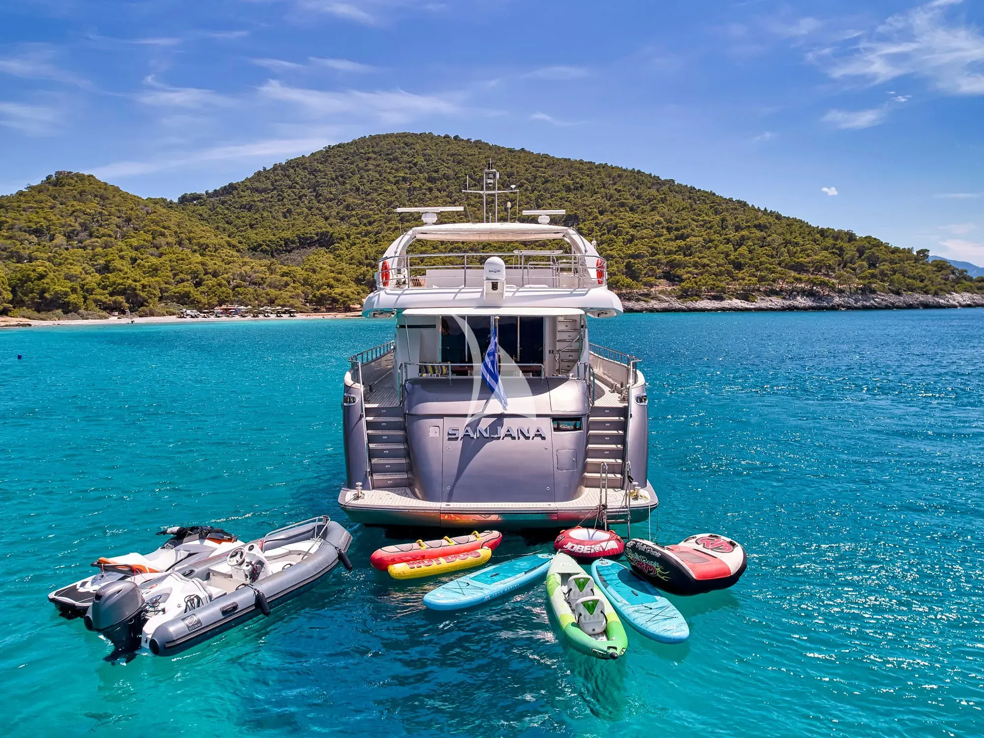 Luxury Crewed Motor Yacht SANJANA photo 7