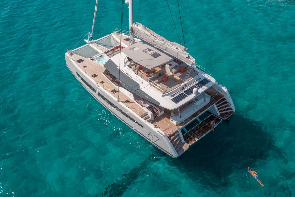Luxury Crewed Catamaran SAPPHIRE photo 4
