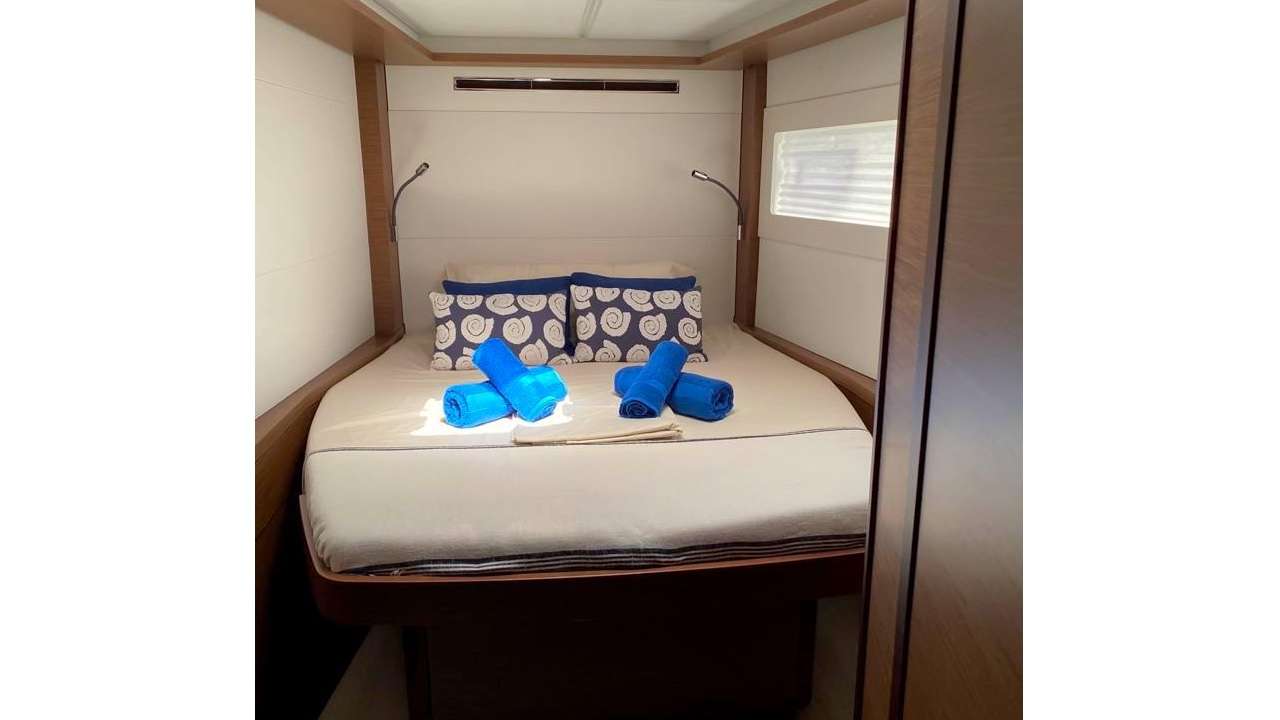 Crewed Catamaran SARAMIMI photo 7