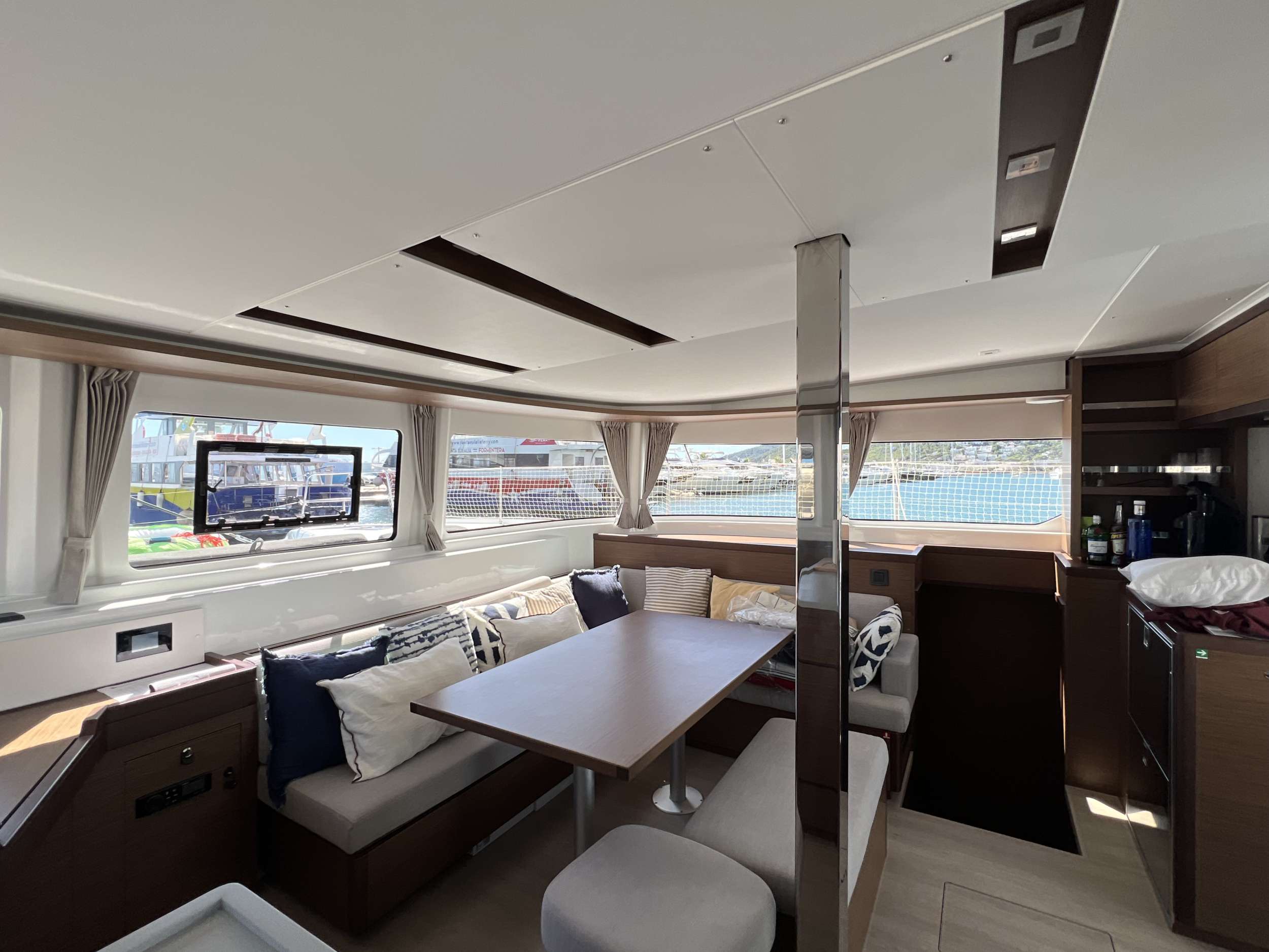 Crewed Catamaran SARAMIMI (Summer) photo 4