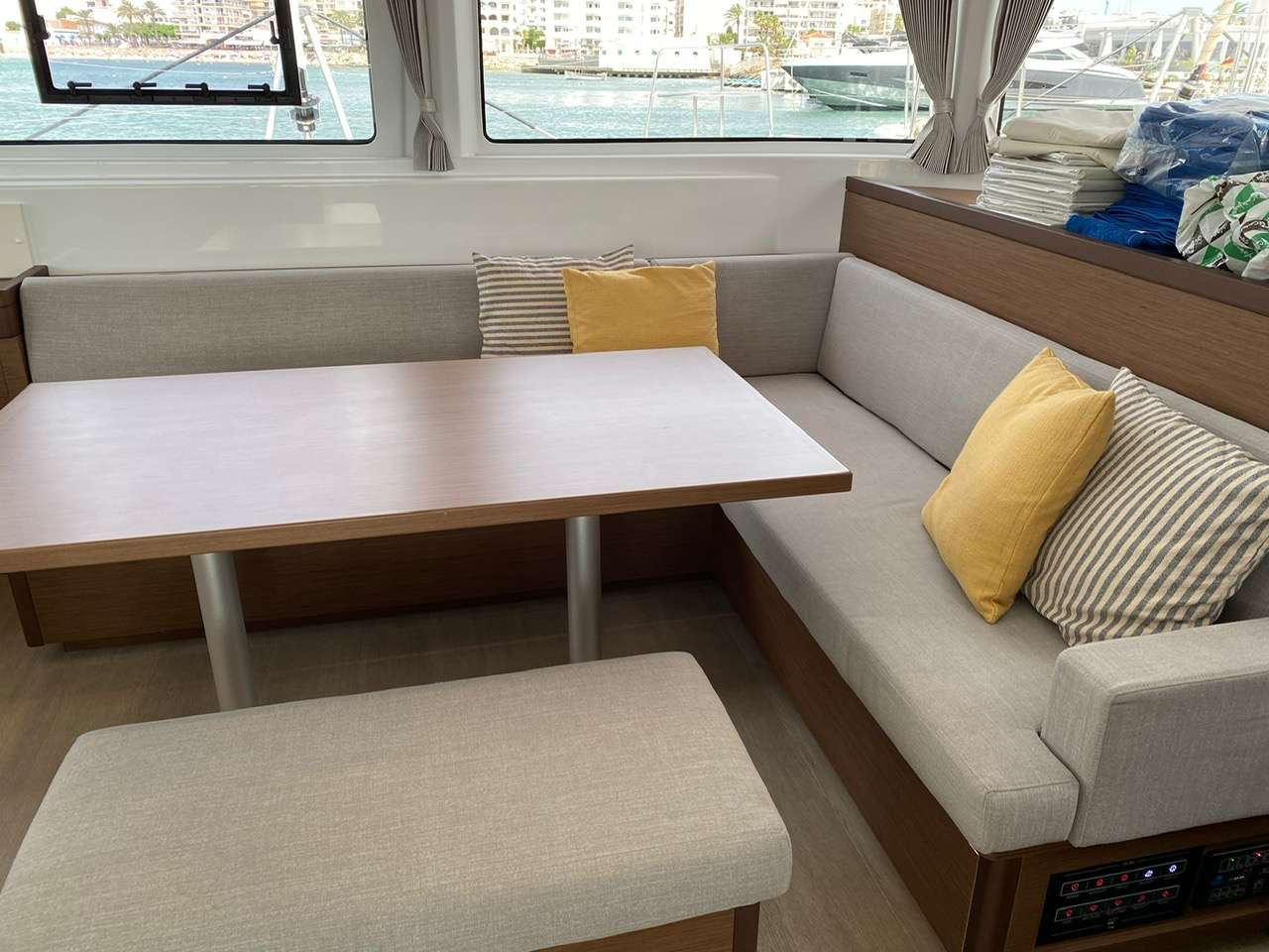 Crewed Catamaran SARAMIMI (Summer) photo 5