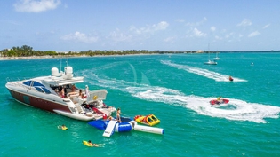 Crewed Motor Yacht SCARLET photo 3