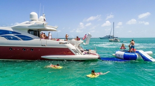 Crewed Motor Yacht SCARLET photo 4