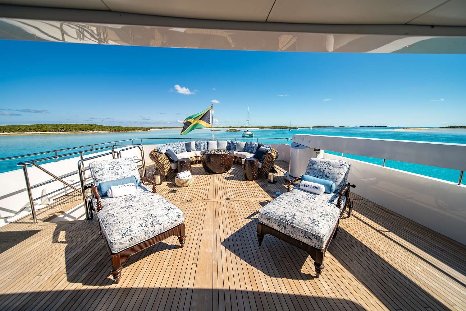 Luxury Crewed Motor Yacht SEA AXIS photo 3