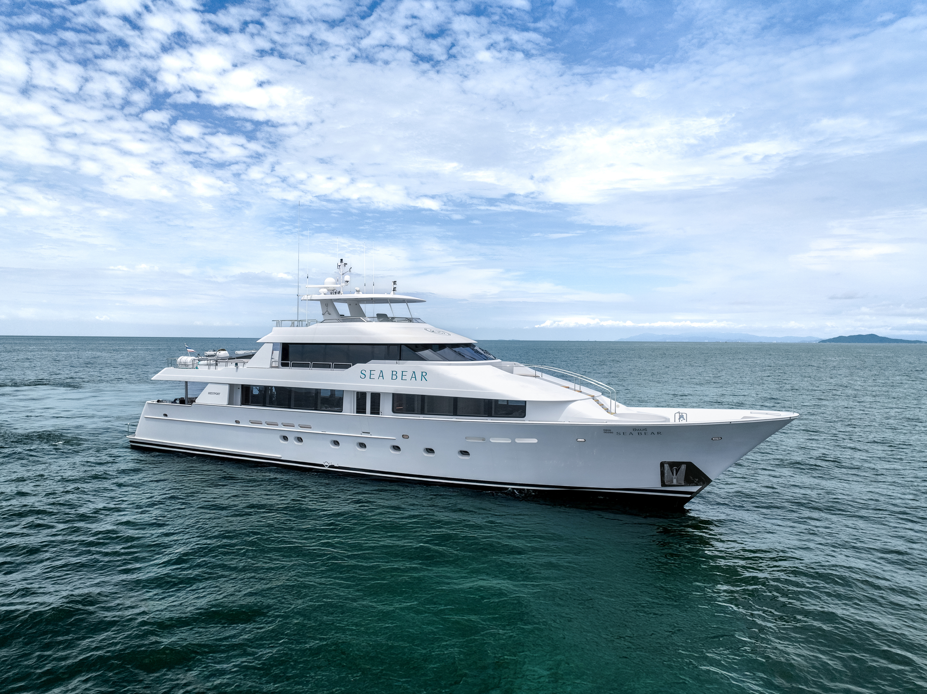 Luxury Crewed Motor Yacht SEA BEAR