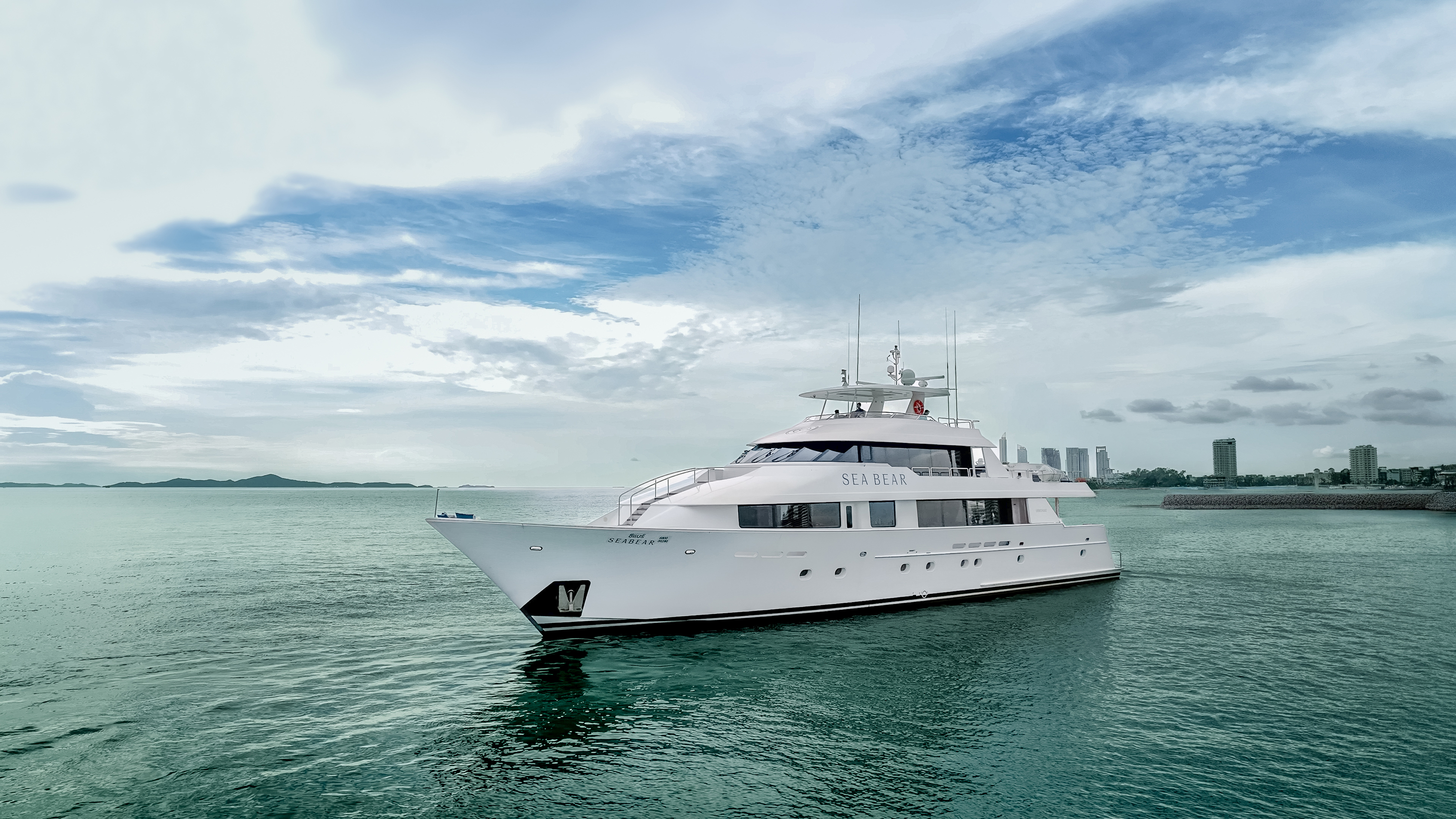 Luxury Crewed Motor Yacht SEA BEAR photo 4
