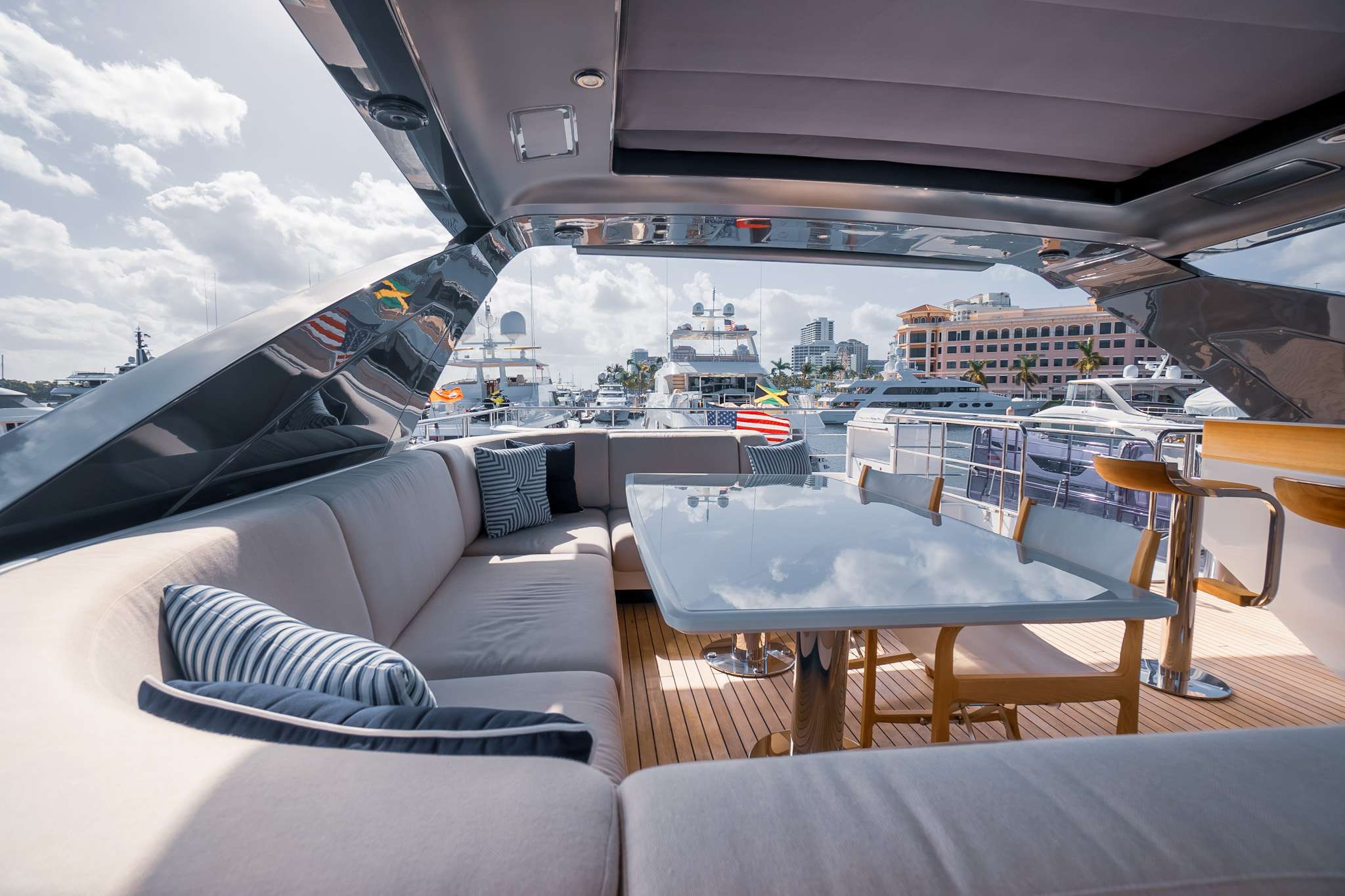 Luxury Crewed Motor Yacht SEA OWL photo 5