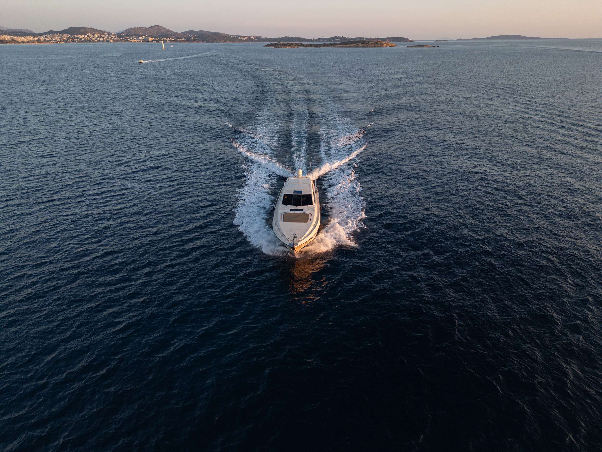 Crewed Motor Yacht SEA U photo 3