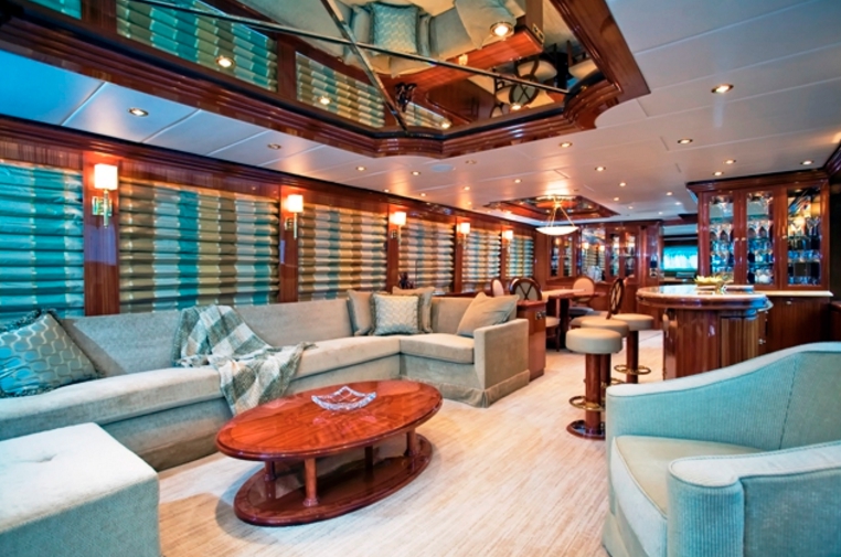 Luxury Crewed Motor Yacht SEA VENTURE photo 8