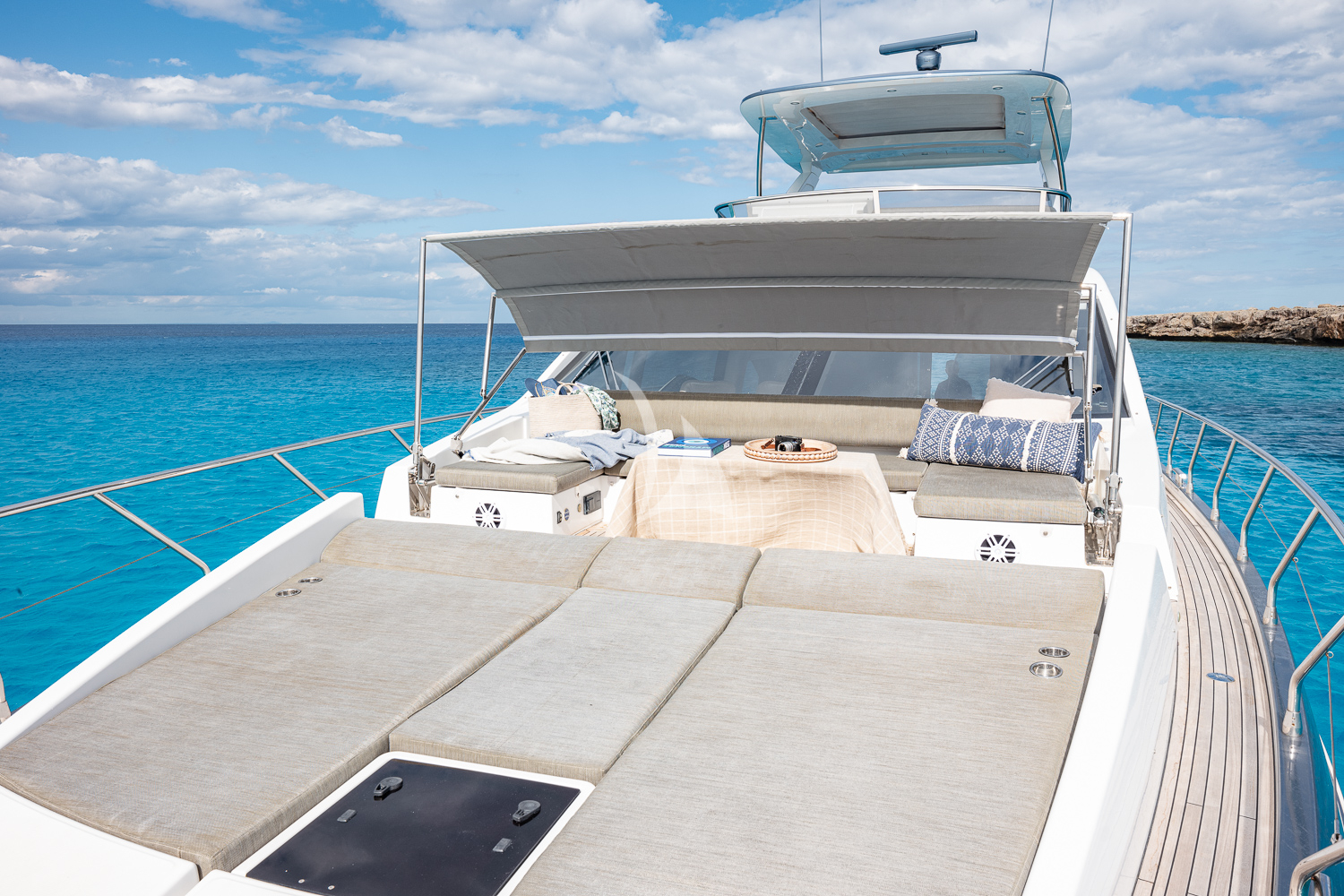 Crewed Motor Yacht SEA YA photo 6