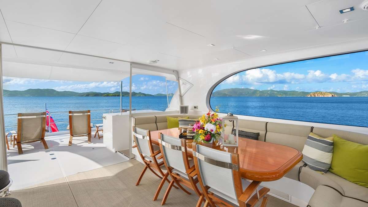 Crewed Power Catamaran SEAGLASS 74 photo 7