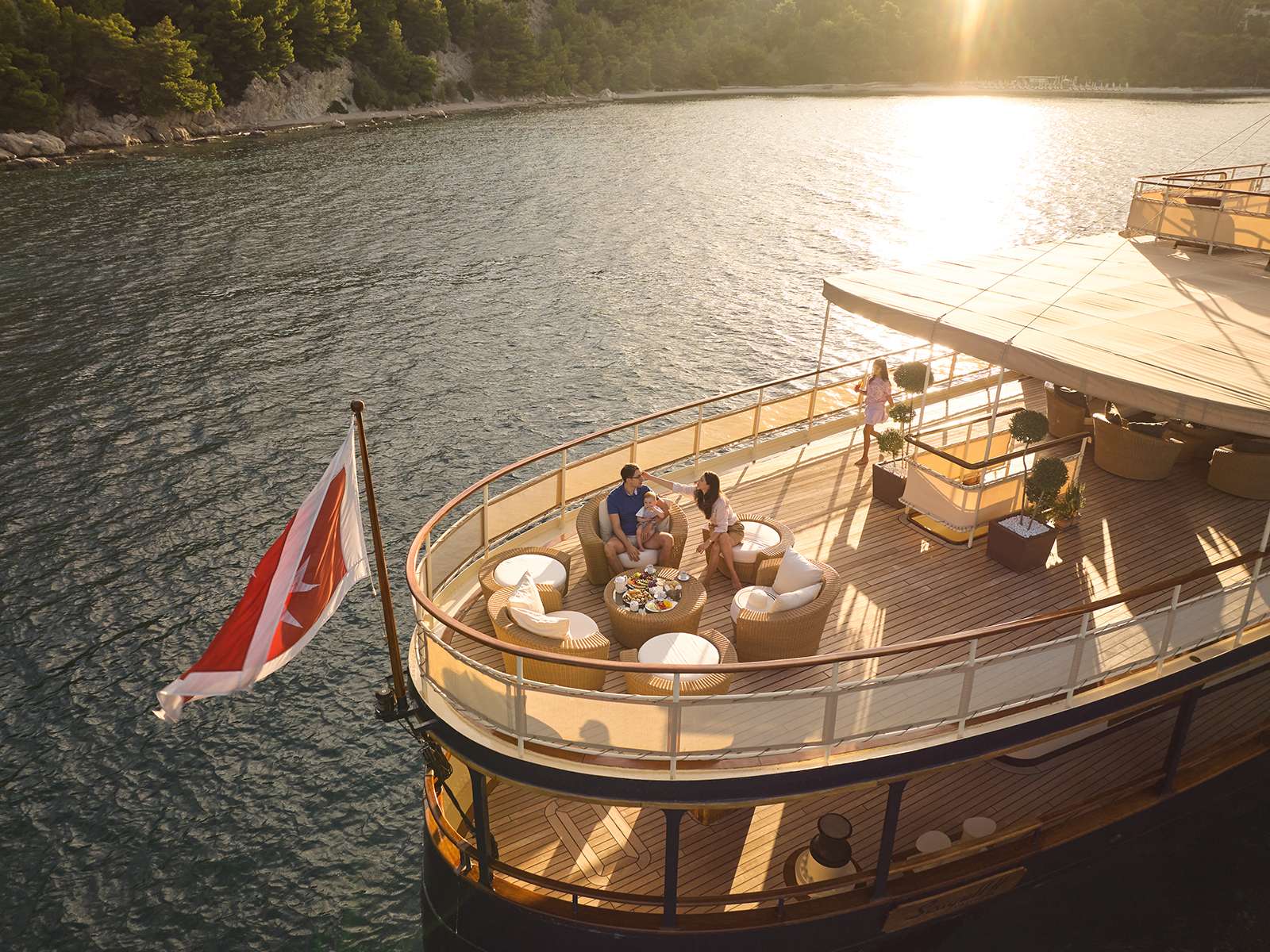 Luxury Crewed Motor Yacht SEAGULL II photo 4