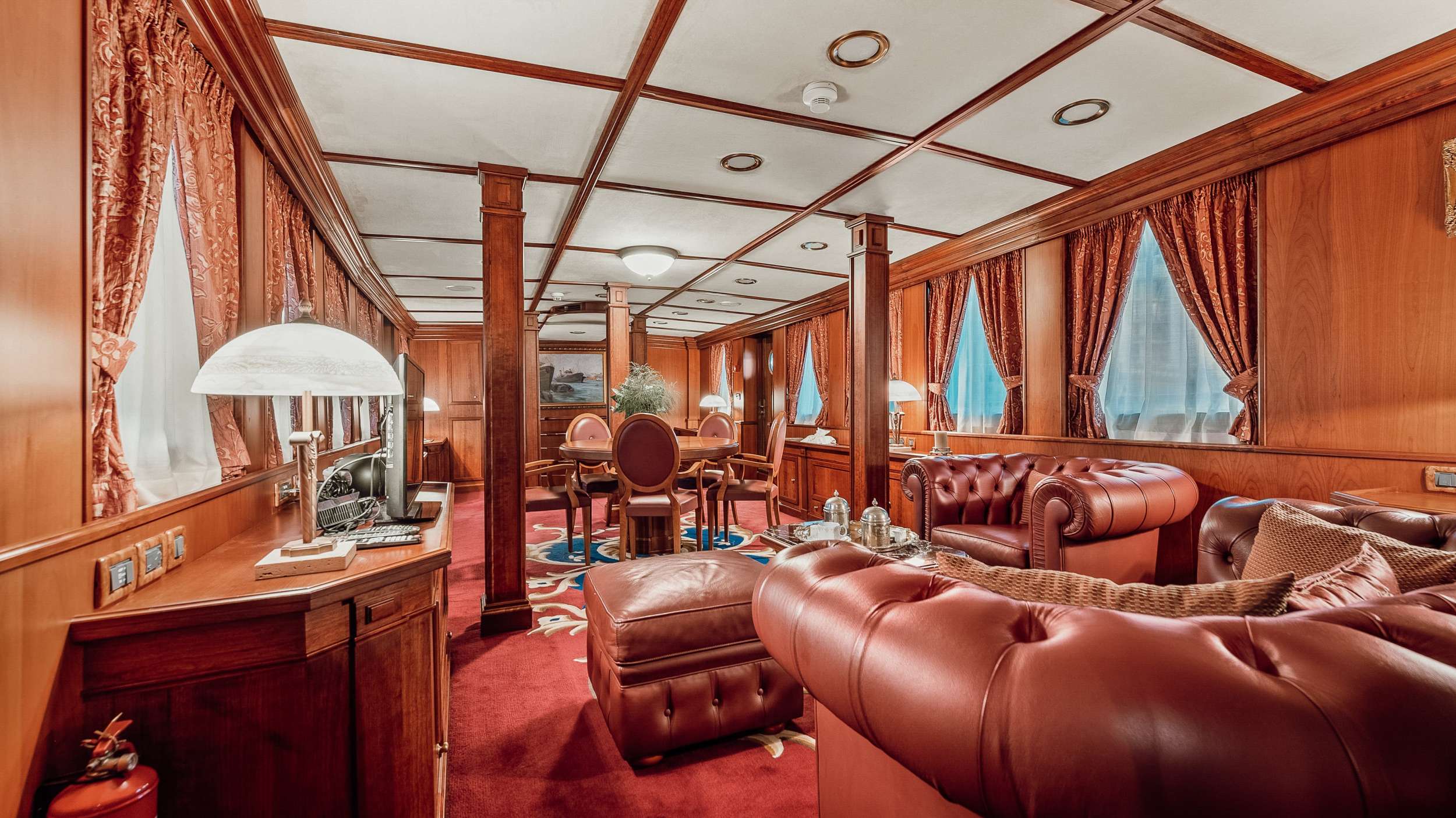 Luxury Crewed Motor Yacht SEAGULL II photo 7