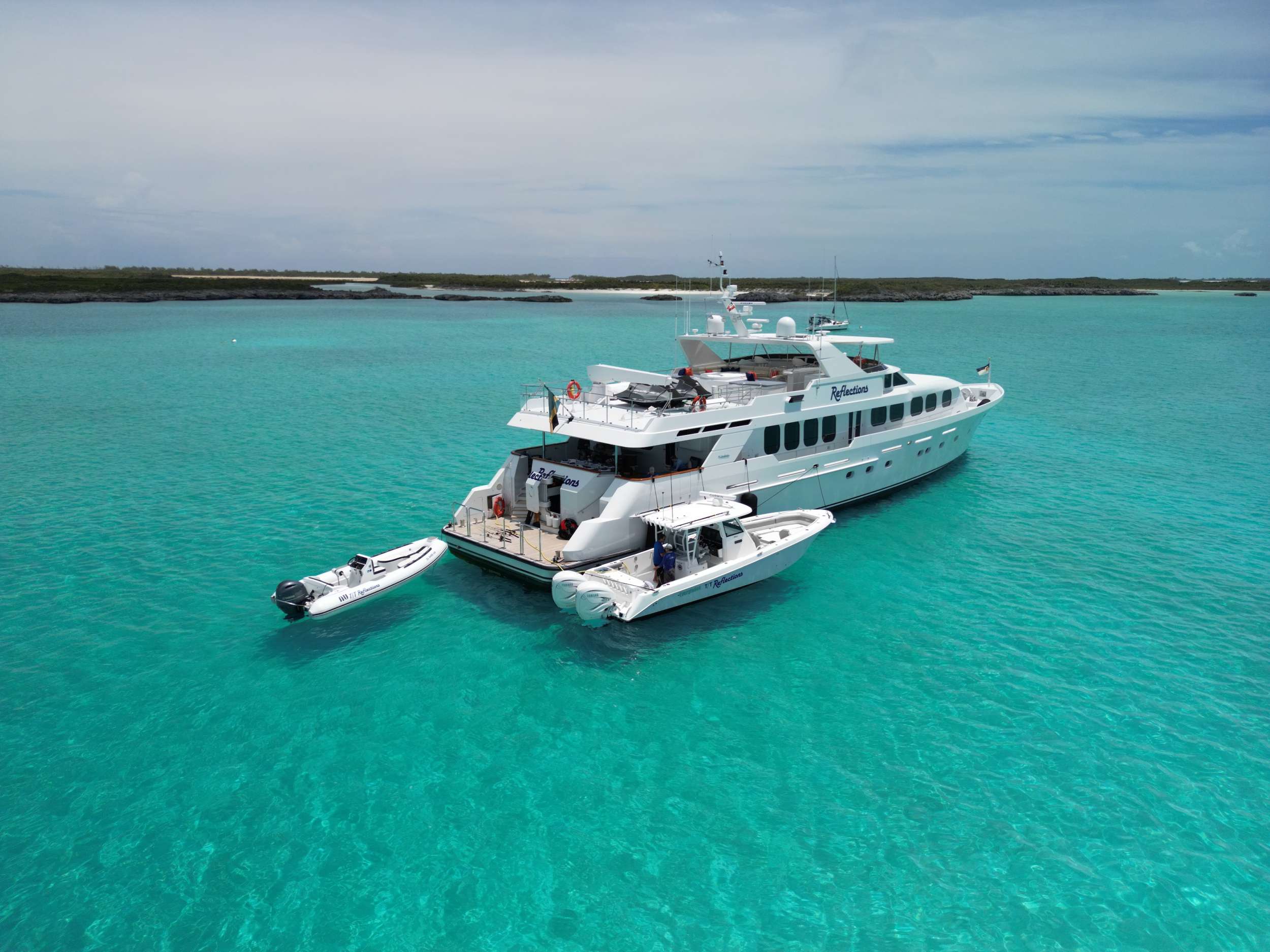 Luxury Crewed Motor Yacht SEAQUEST