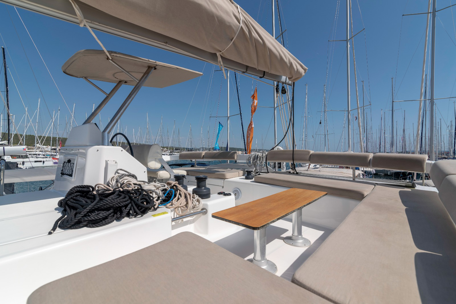 Bareboat Catamaran SEAVEN photo 8