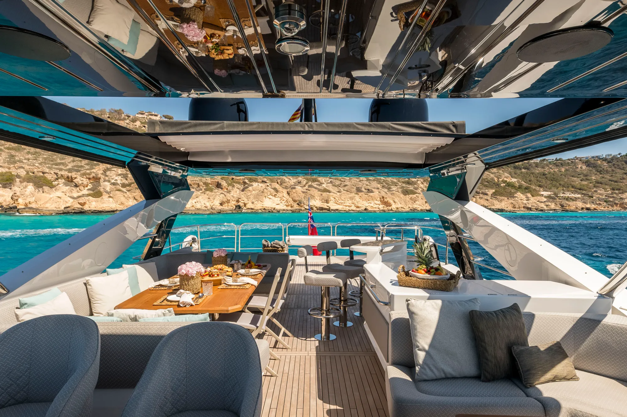 Luxury Crewed Motor Yacht SEAWATER II photo 5