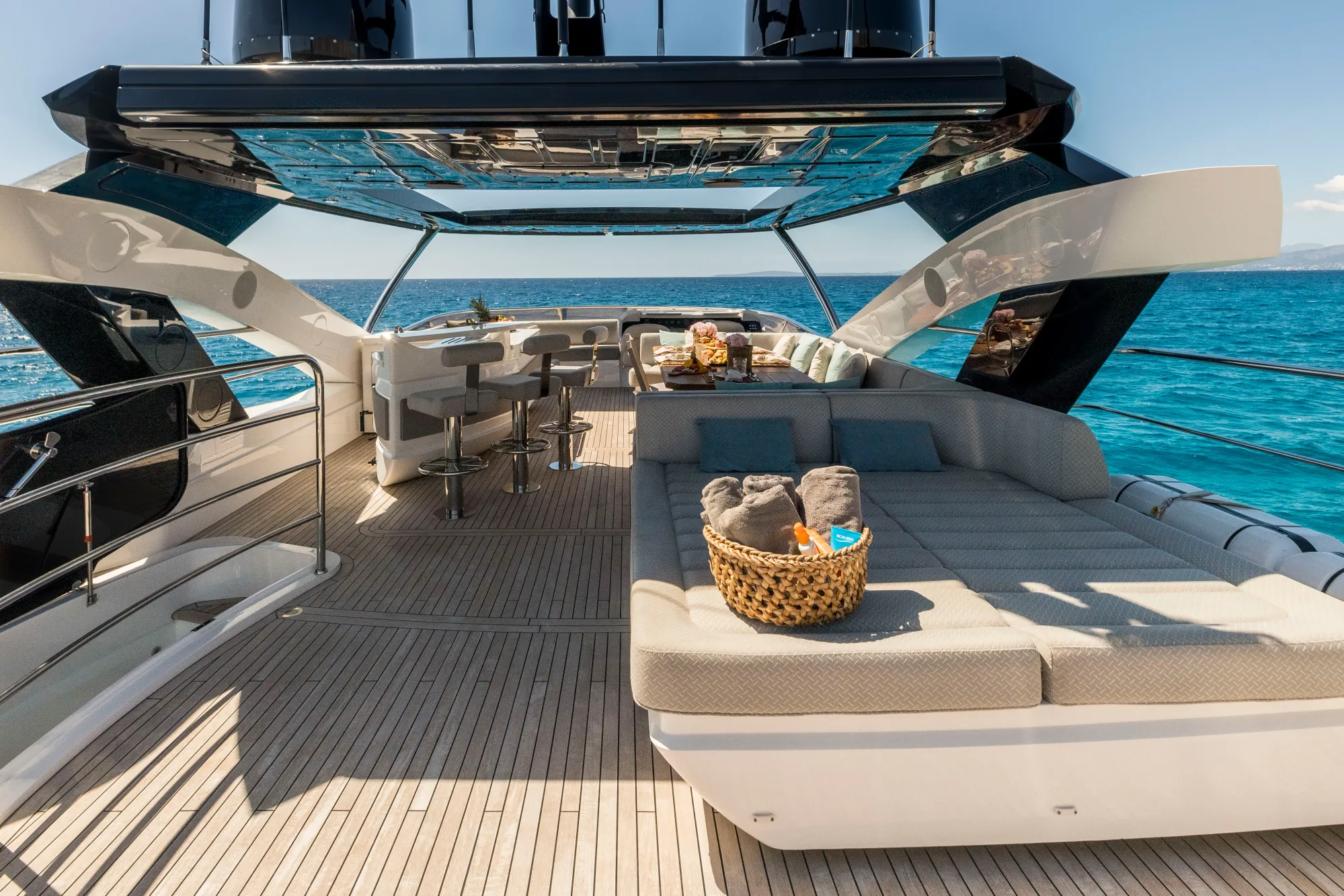 Luxury Crewed Motor Yacht SEAWATER II photo 6