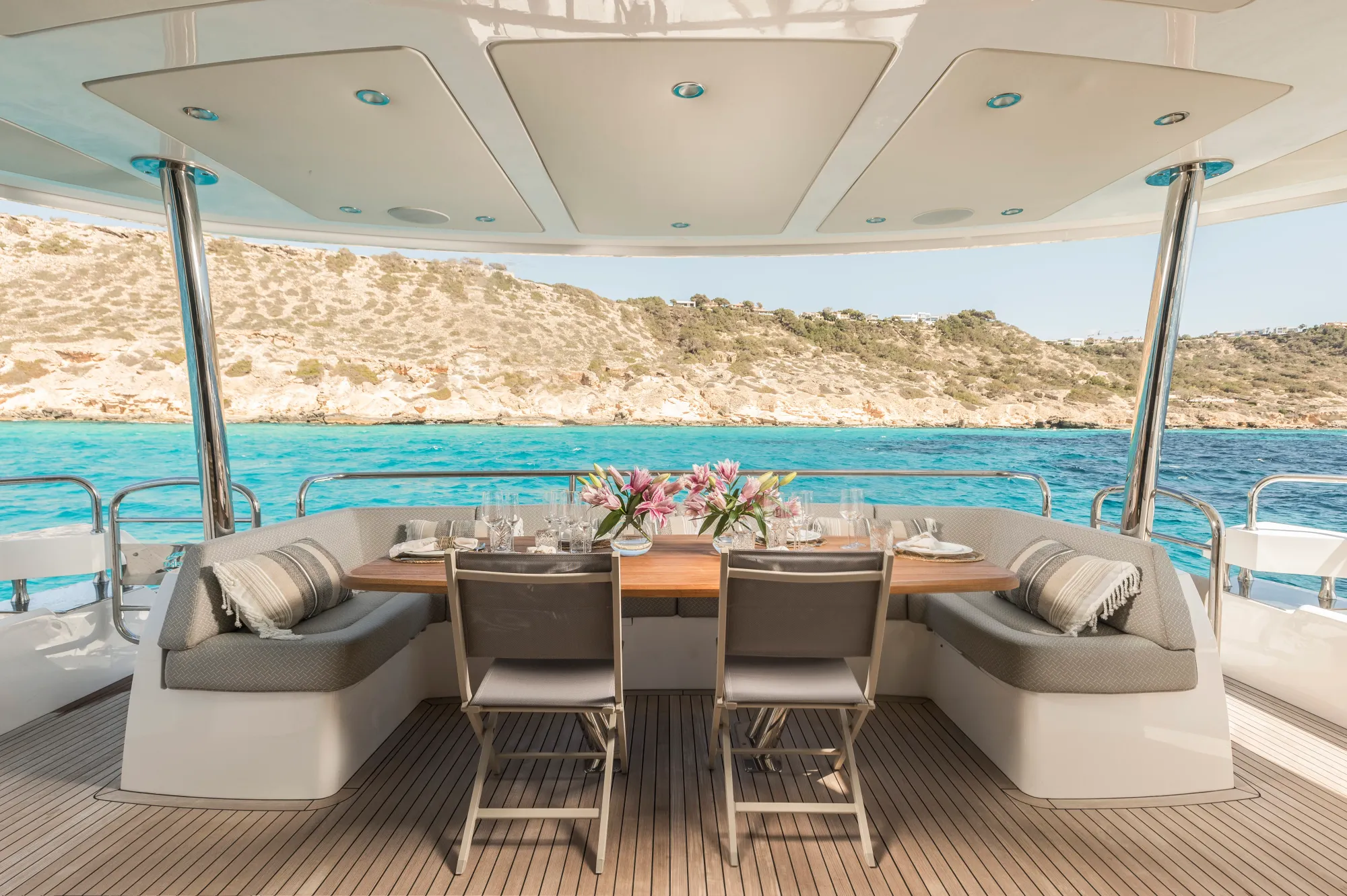 Luxury Crewed Motor Yacht SEAWATER II photo 8