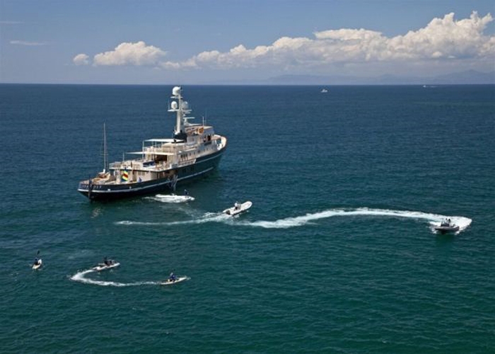 Luxury Crewed Motor Yacht SEAWOLF photo 3