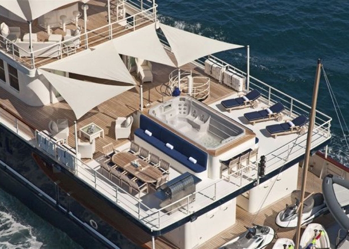 Luxury Crewed Motor Yacht SEAWOLF photo 4