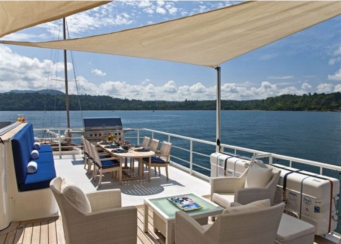 Luxury Crewed Motor Yacht SEAWOLF photo 5