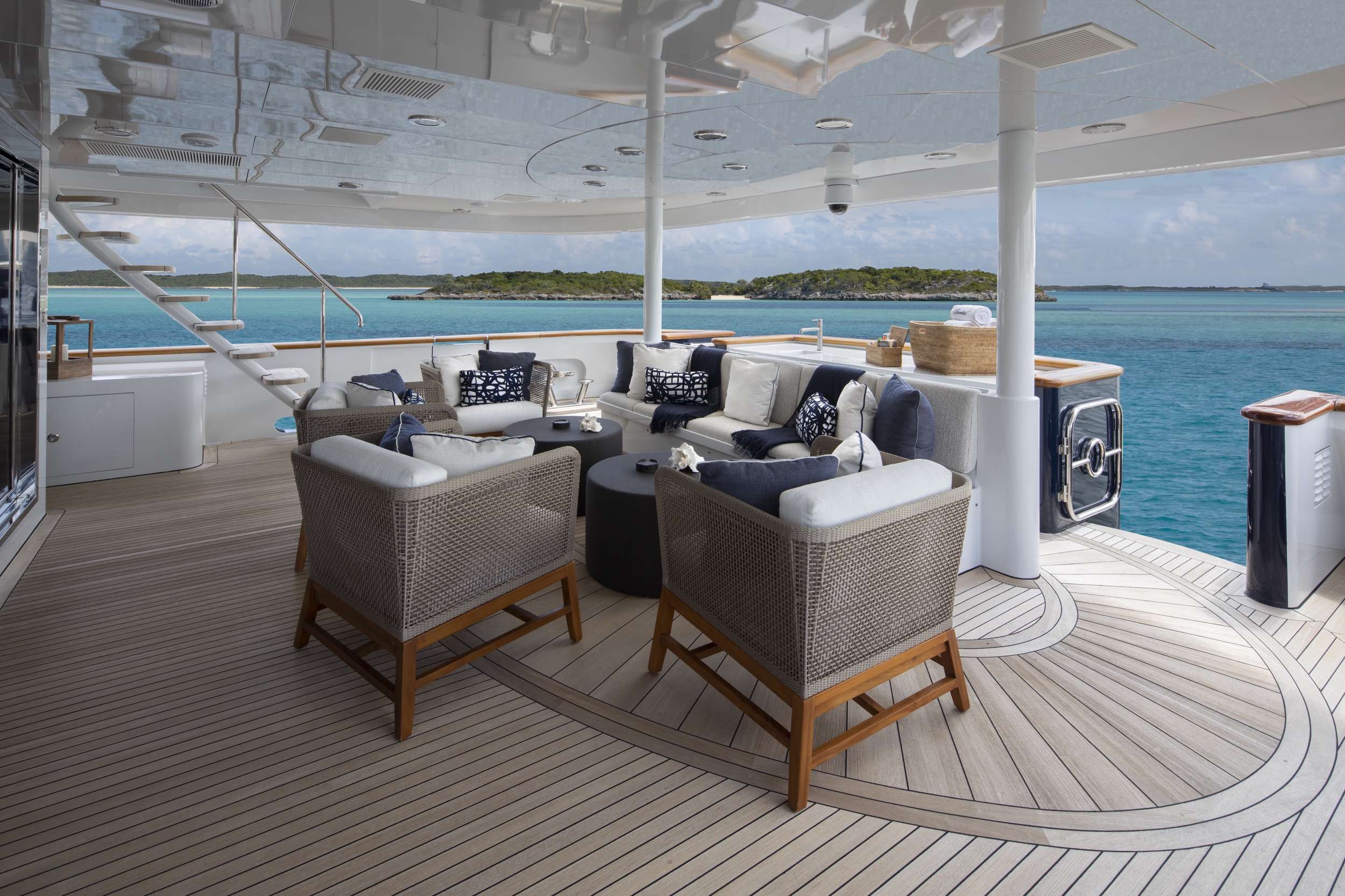 Luxury Crewed Motor Yacht SECOND LOVE photo 6
