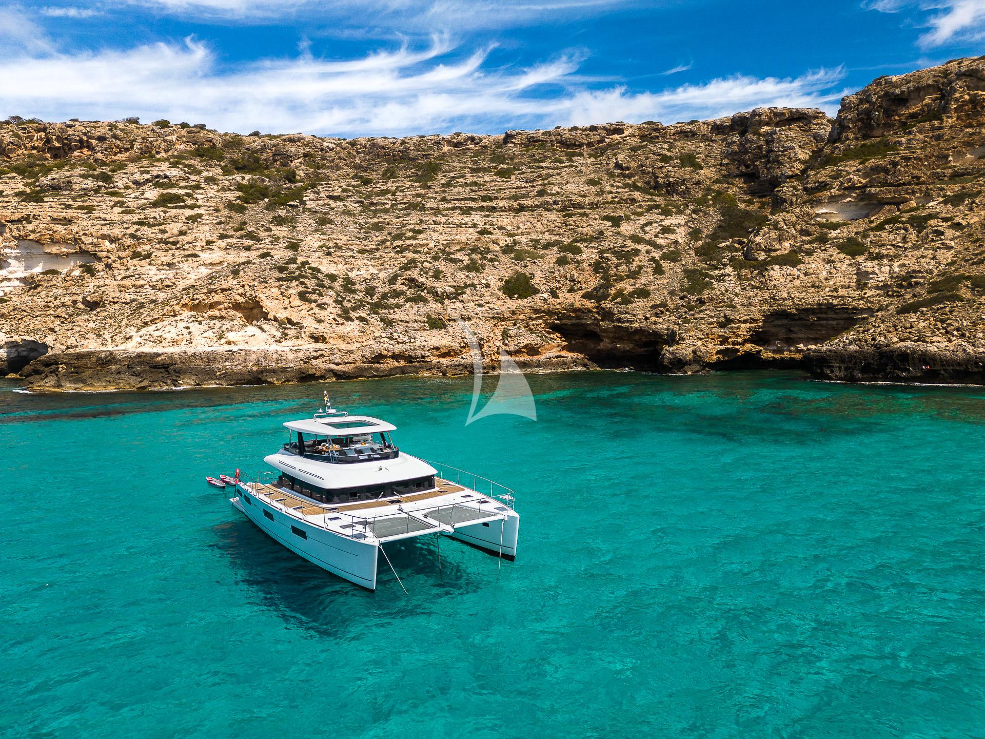 Luxury Crewed Catamaran SEEK photo 5