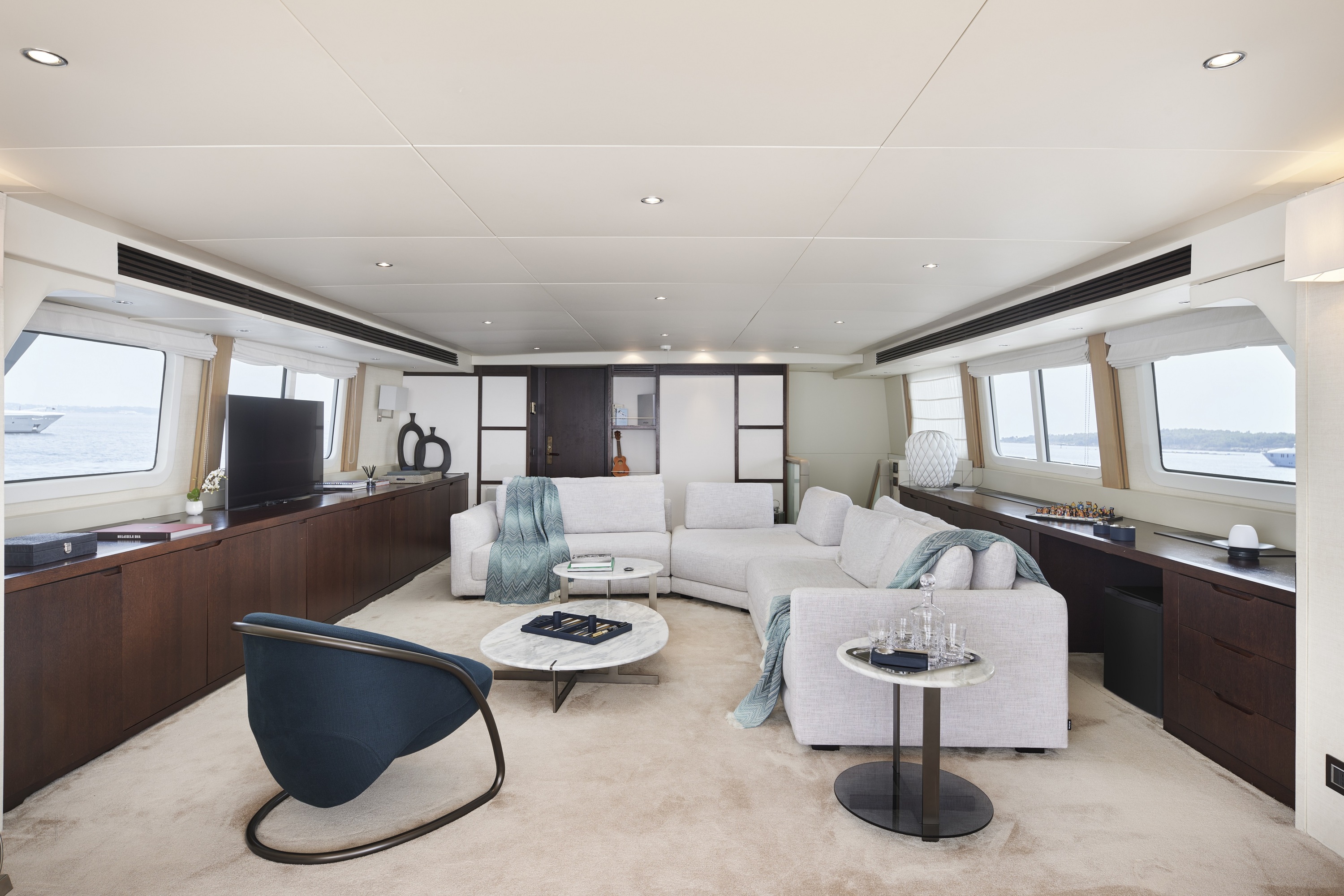 Luxury Crewed Motor Yacht SENSEI photo 7