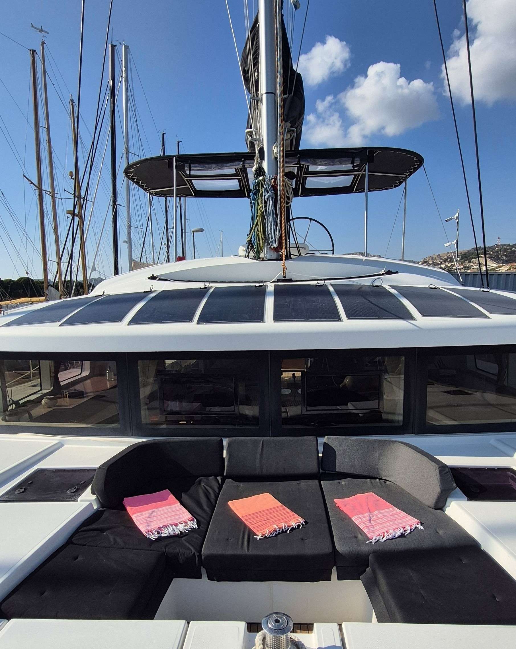 Crewed Catamaran SÉRÉNITÉ photo 3