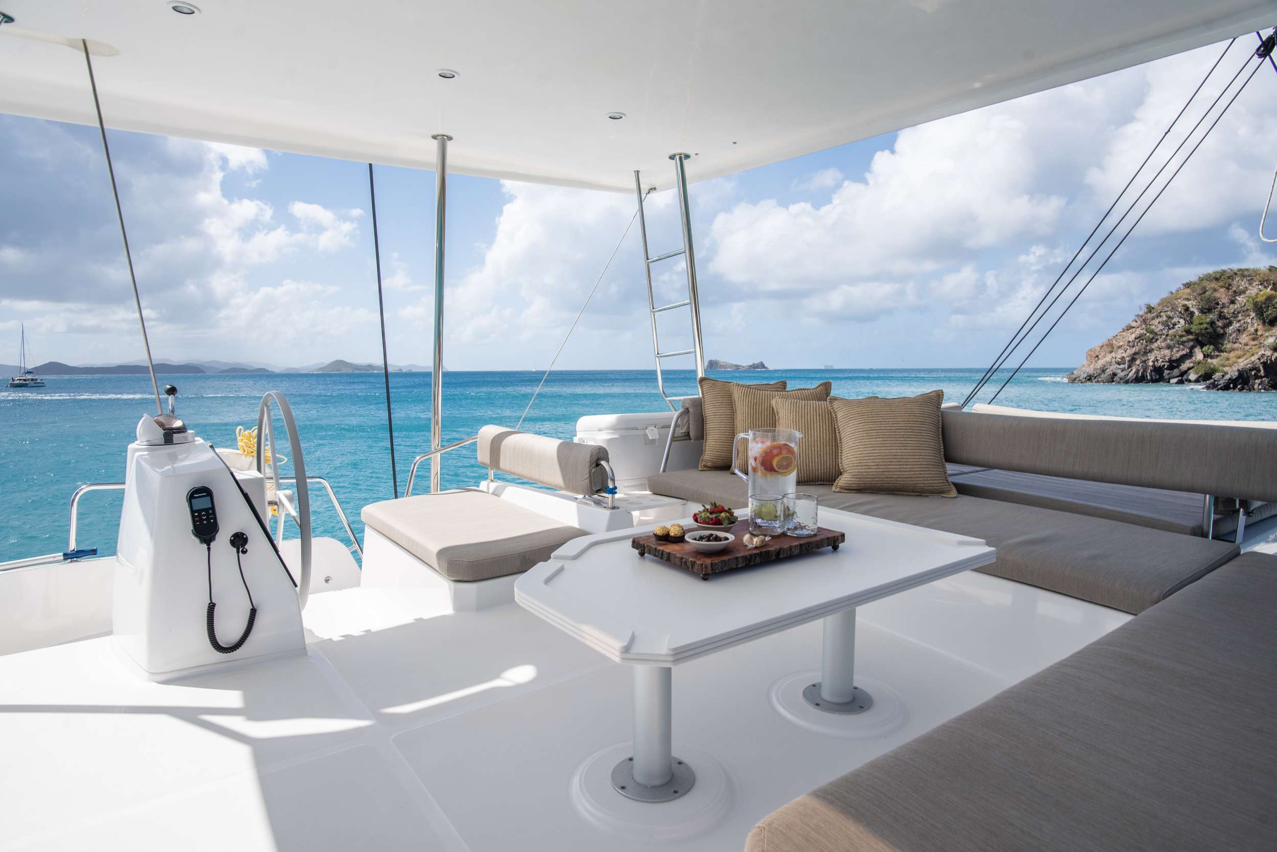 Crewed Catamaran SERENITY 4.8 photo 5