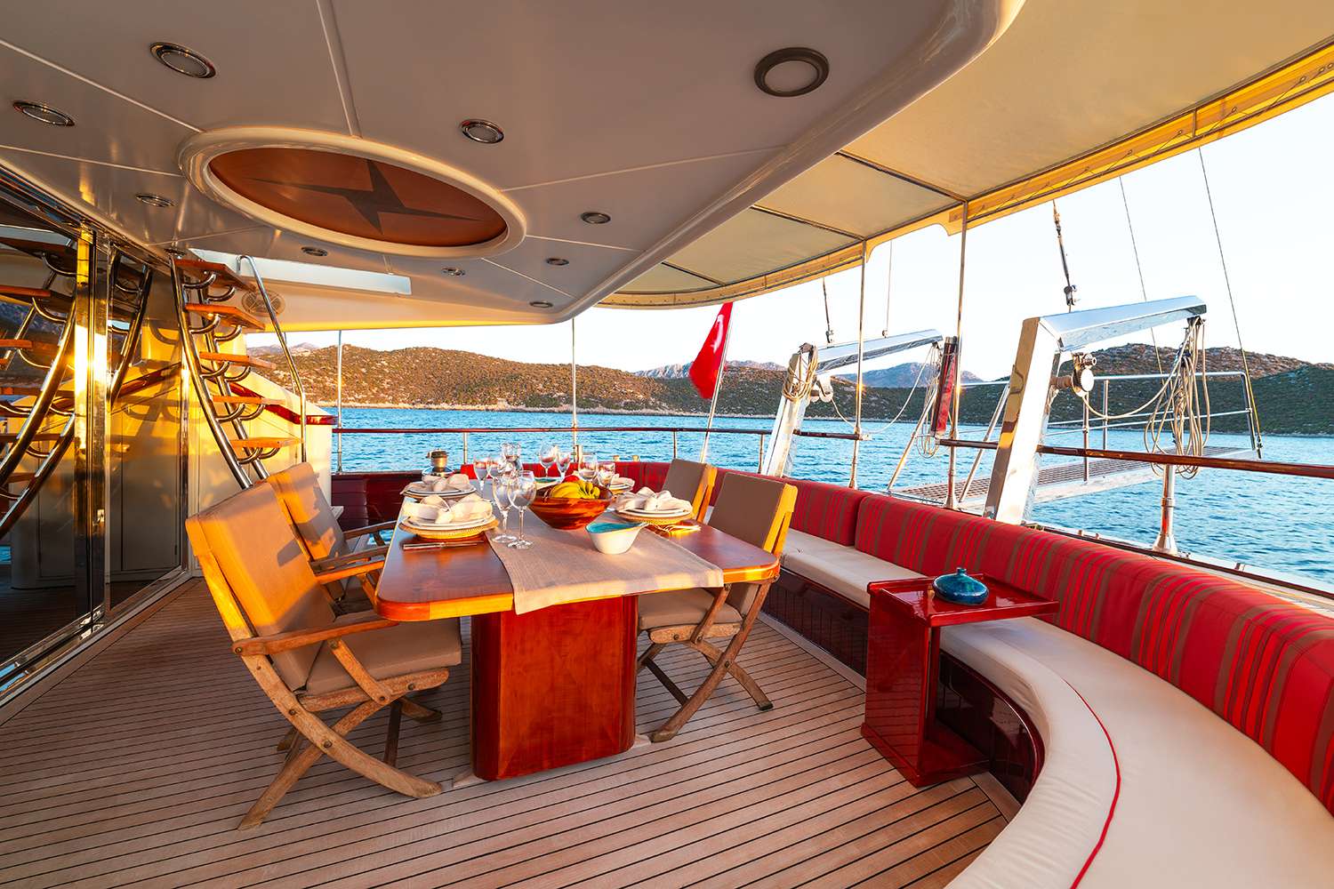 Crewed Sailing Yacht SERENITY 86 photo 7