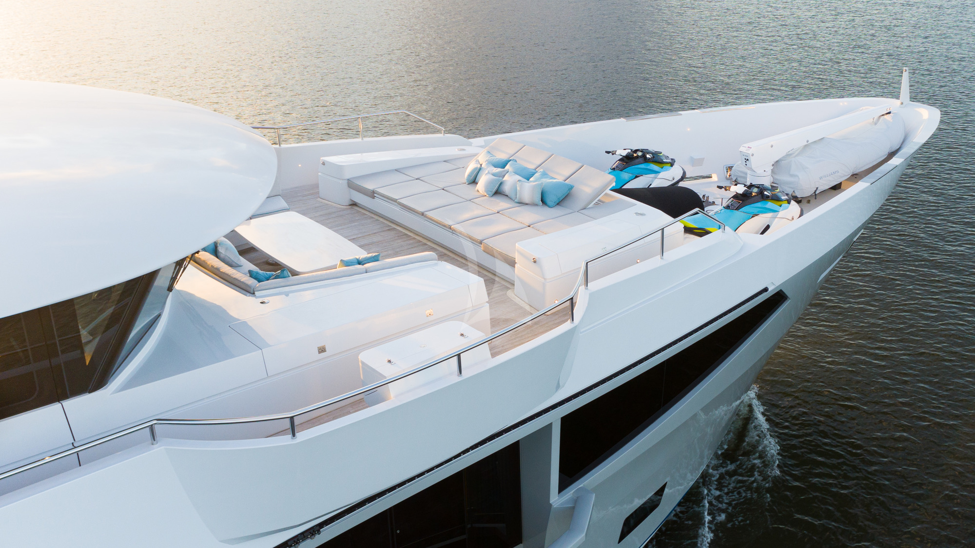 Luxury Crewed Motor Yacht SERENITY photo 3