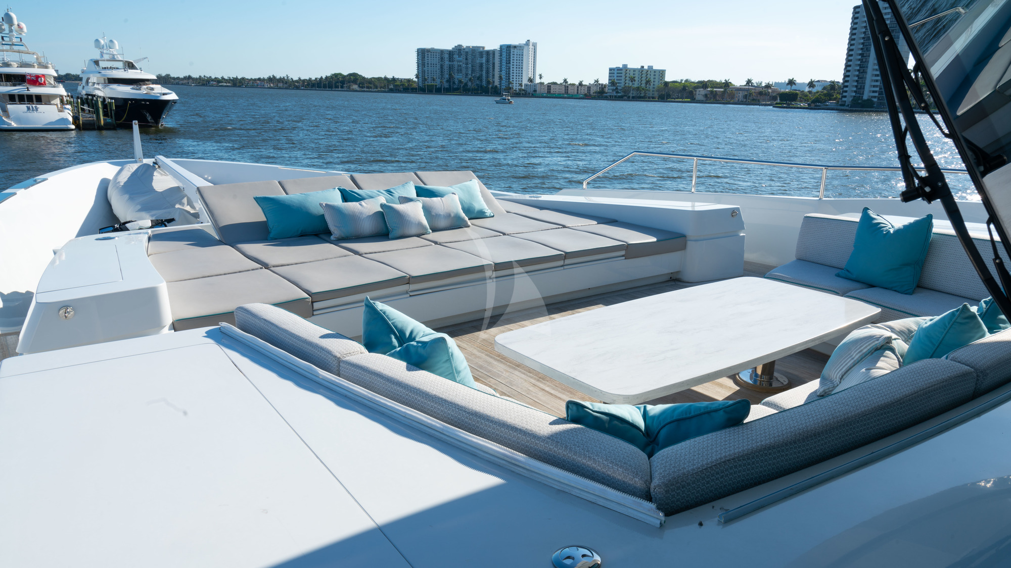 Luxury Crewed Motor Yacht SERENITY photo 4
