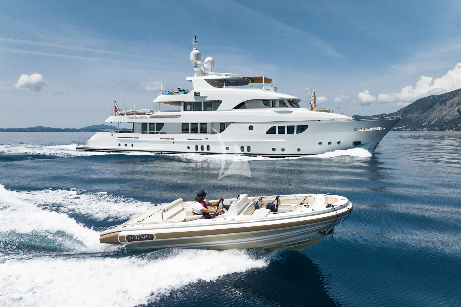 Luxury Crewed Motor Yacht SERENITY photo 5