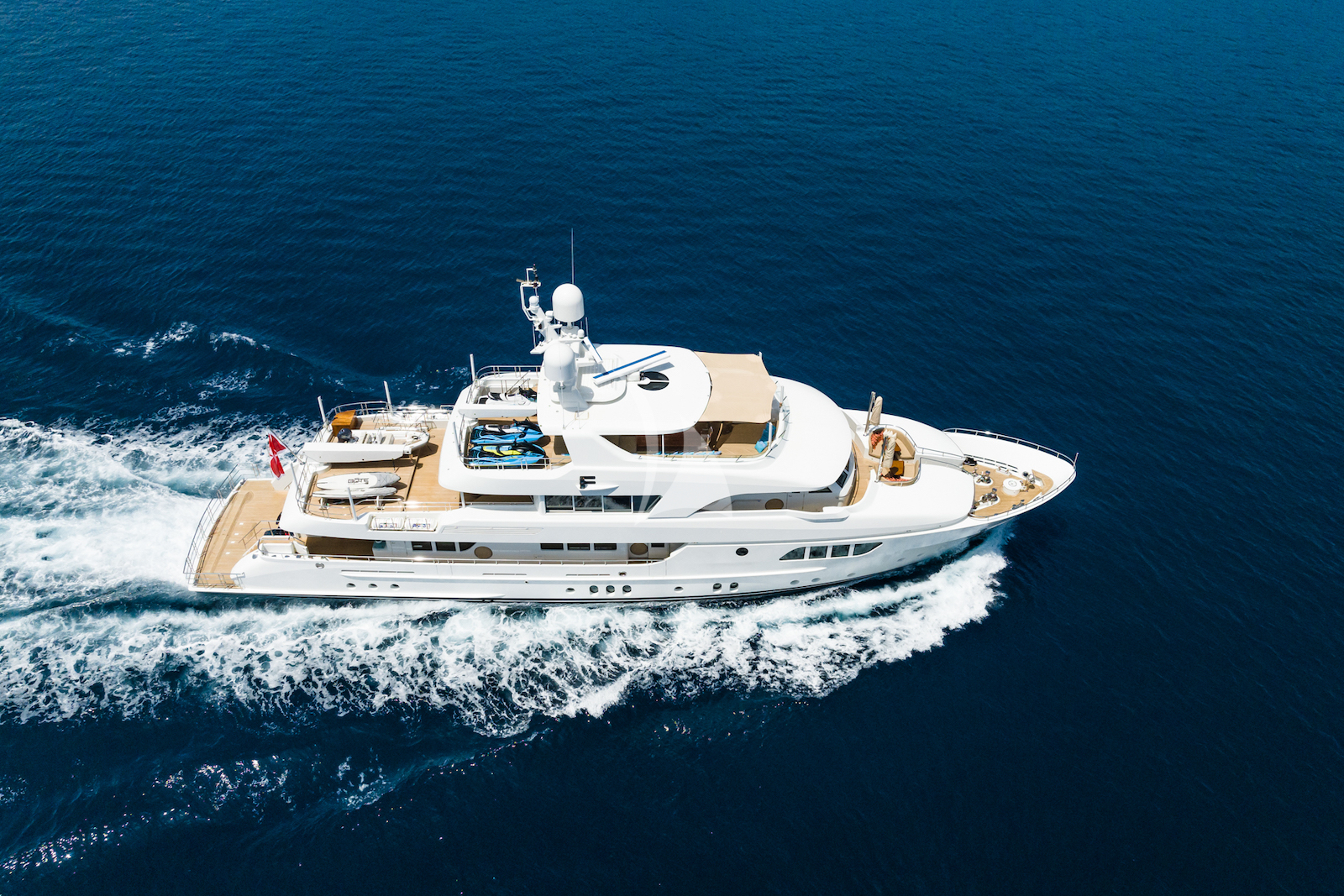 Luxury Crewed Motor Yacht SERENITY photo 7