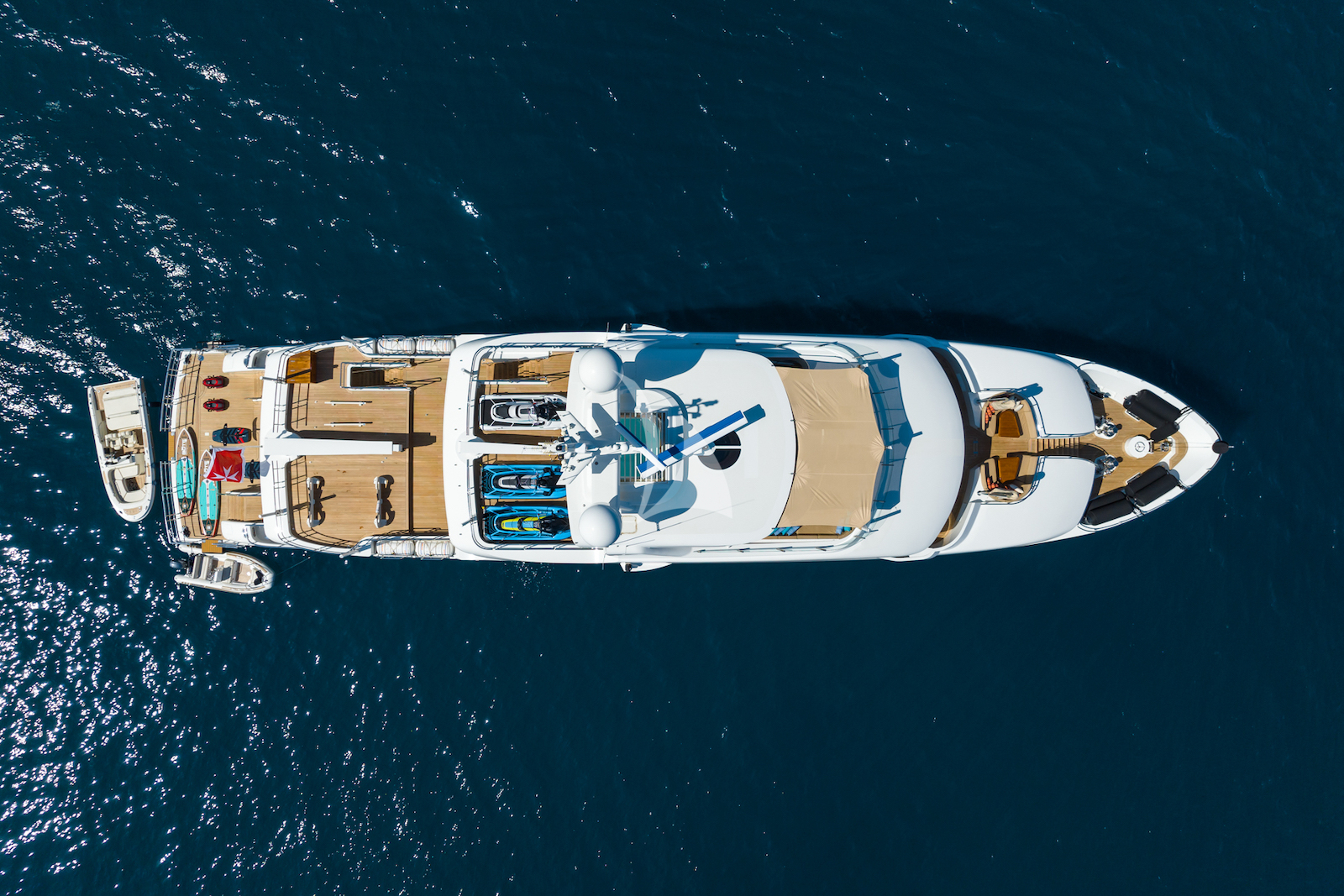 Luxury Crewed Motor Yacht SERENITY photo 8