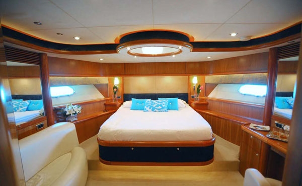 Crewed Motor Yacht SERENITY photo 6