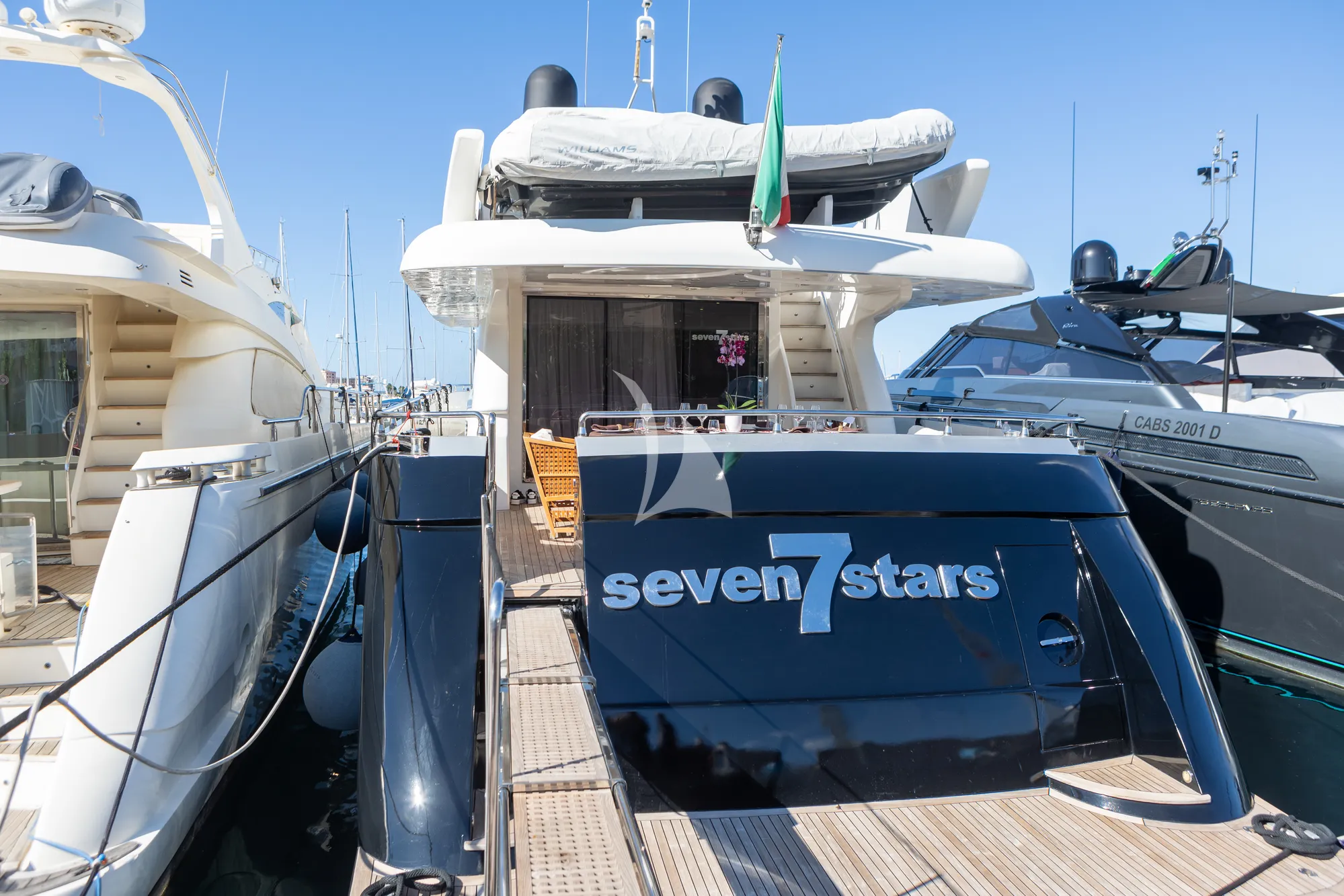 Luxury Crewed Motor Yacht SEVEN STARS photo 4