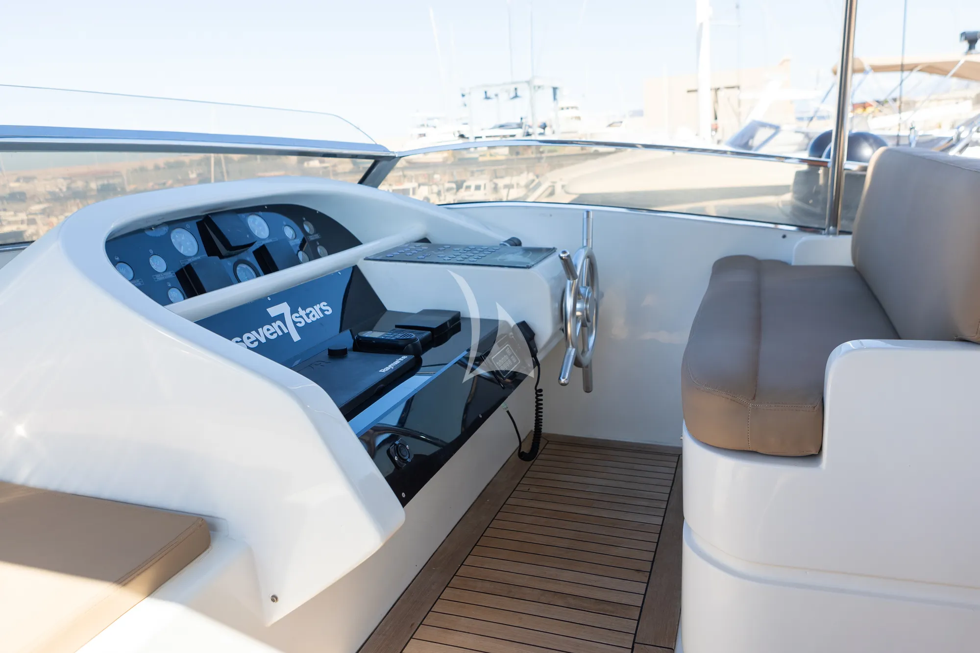 Luxury Crewed Motor Yacht SEVEN STARS photo 7